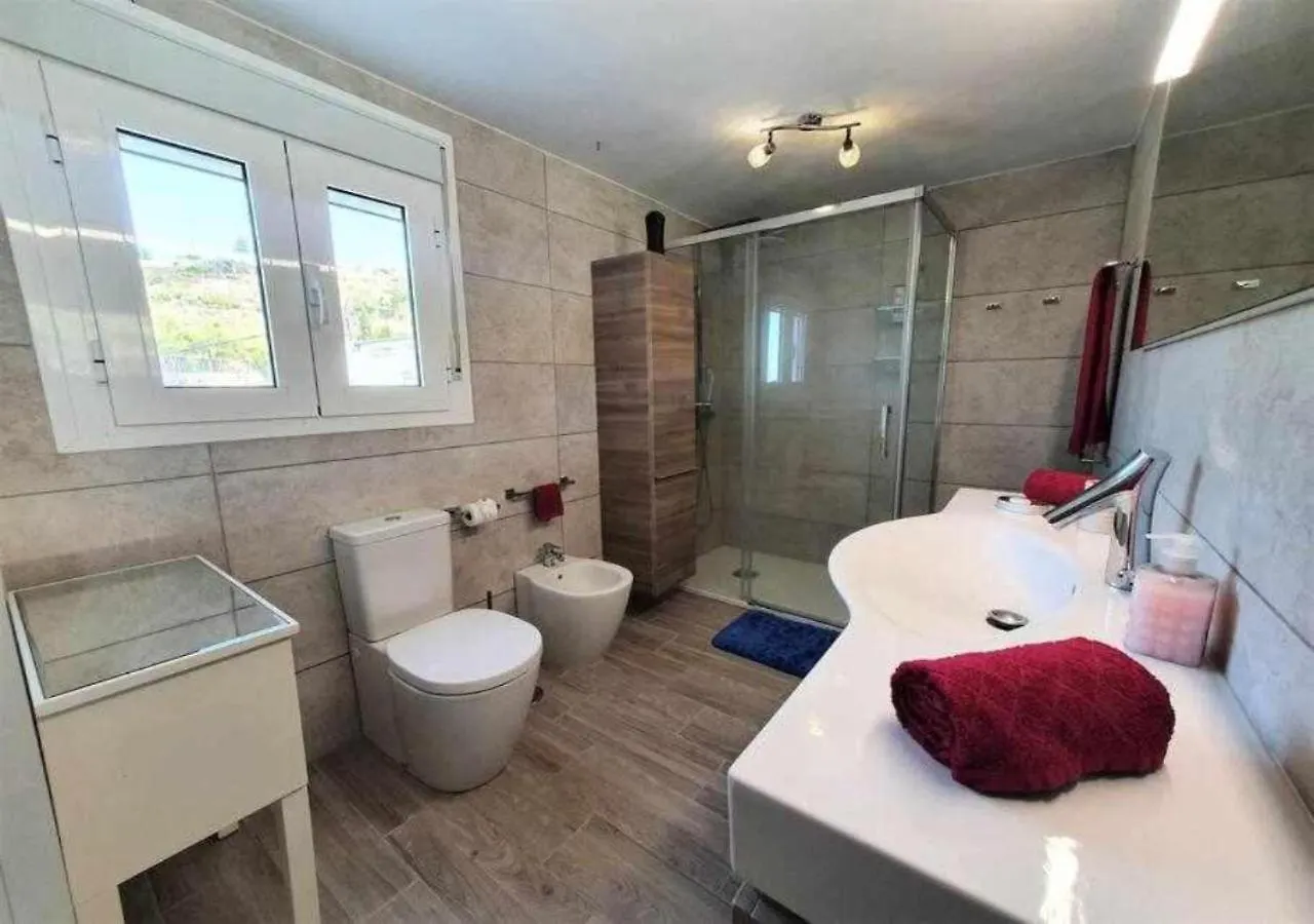 Finca Conejo: Canarian Retreat with Private Wellness Amenities Costa Adeje  0*, Costa Adeje (Tenerife)